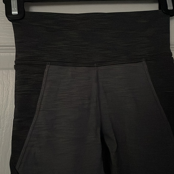 Lululemon early extension high rise tights - Picture 2 of 4